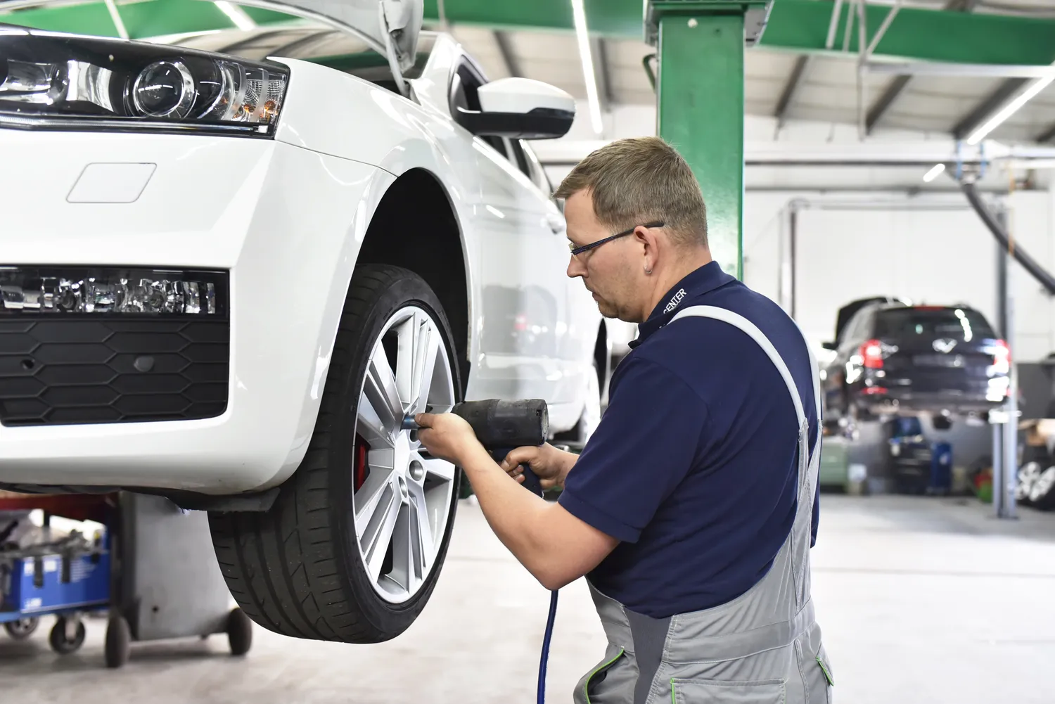 Jak odróżnić opony letnie od całorocznych?