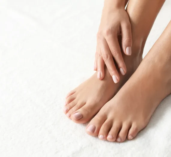 Jak podolog leczy grzybice paznokci?