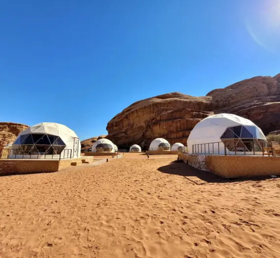 Czy postawienie namiotu sferycznego wymaga pozwolenia?